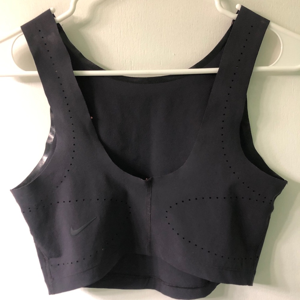Nike, Black, size small Cropped workout tank